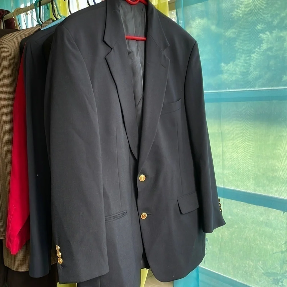 Wimbledon Navy Blazer with gold tone emblems buttons 42L